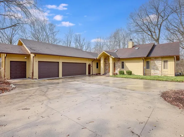 2128 Hunters Ridge COURT, Manitowoc, WI 54220