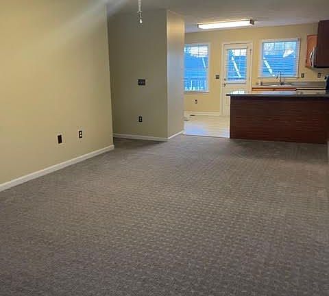 5th image of 711 Beaverview Dr