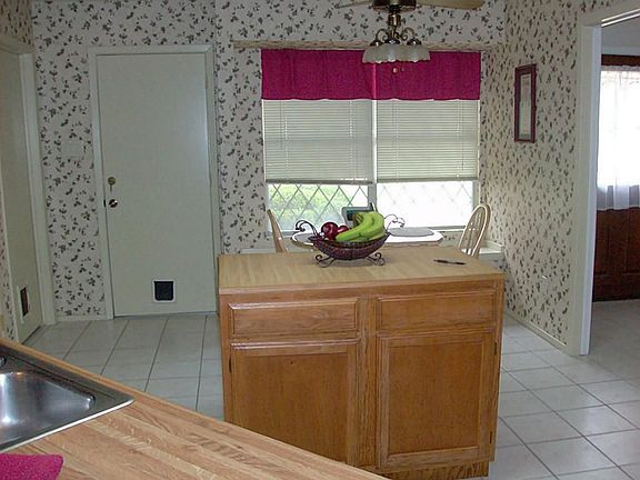 5th image of 323 Knoll Forest Dr