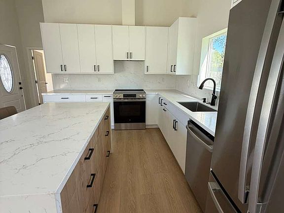 5th image of 5732 Winnetka Ave