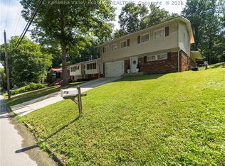 2832 Saltwell Rd, Huntington, WV 25705