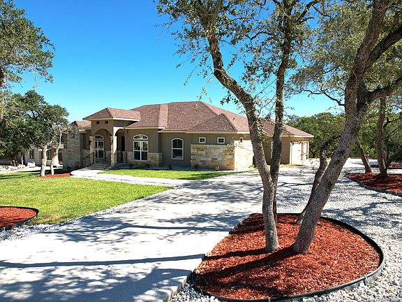 3rd image of 740 Panorama Pt