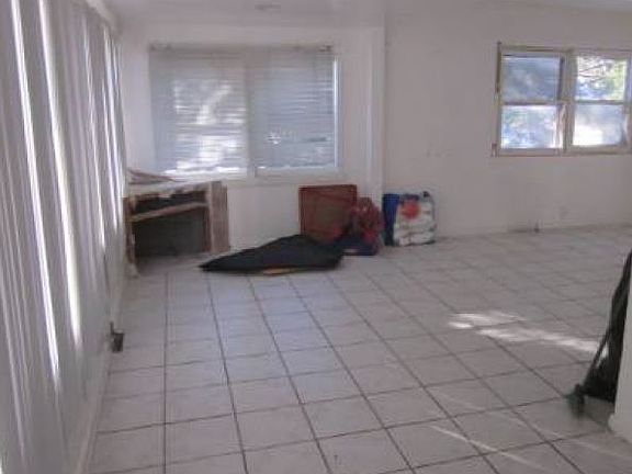 5th image of 22 S Eastway Dr