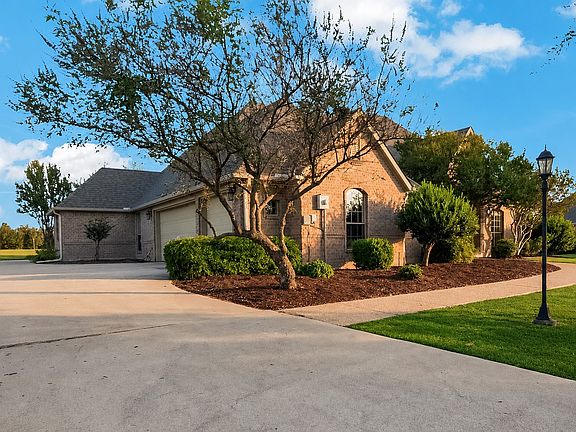 3rd image of 102 Buckskin Dr