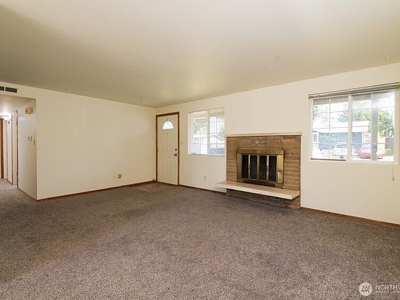4th image of 2619 SW 332nd Place