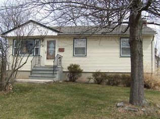 76 Edward St, Iselin, NJ 08830