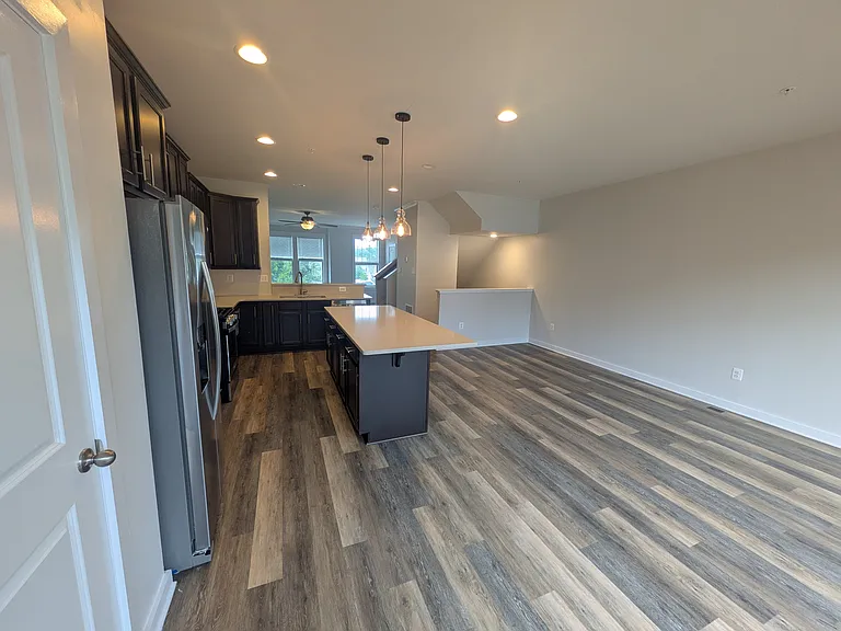 1121 Lawler Dr — Photo 11