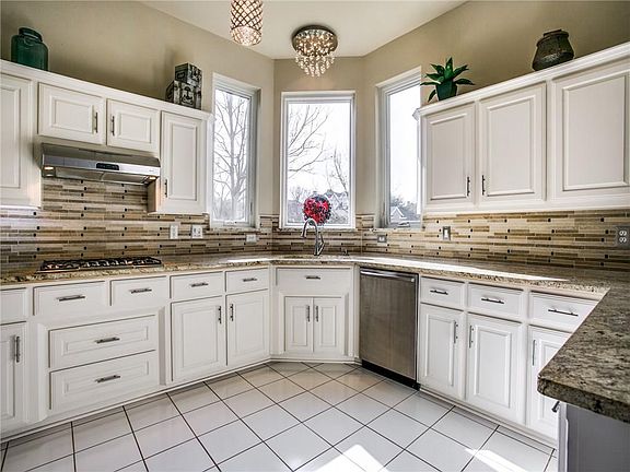 5th image of 3413 Windridge Dr