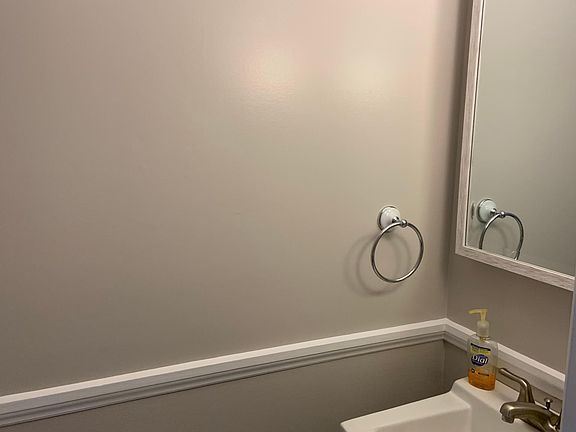 5th image of 645 Robinwood Dr