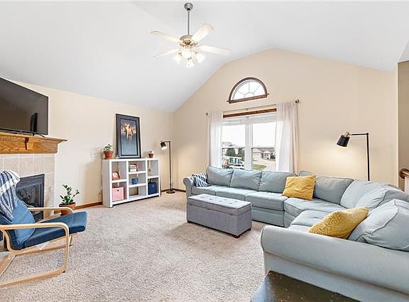 4th image of 1112 Long Dr