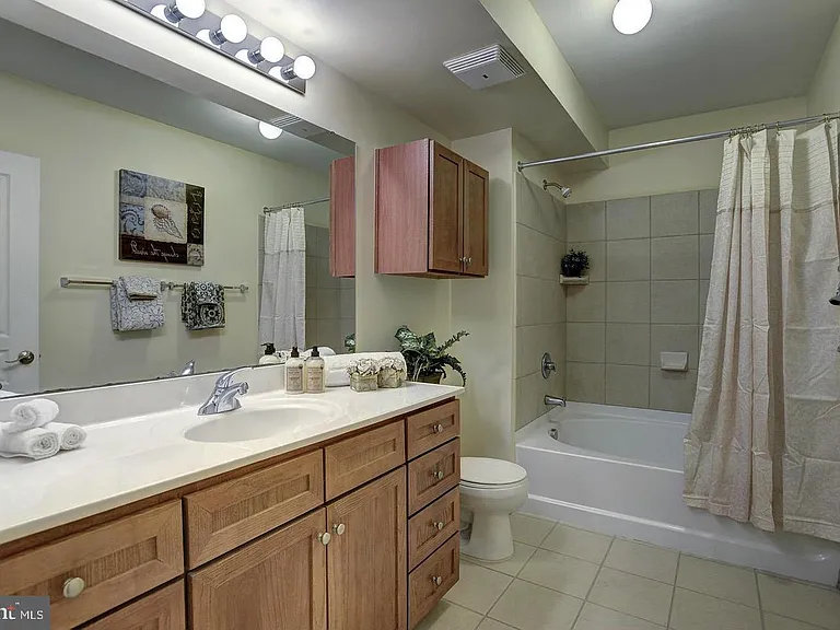 631 D St NW #626 — Photo 8
