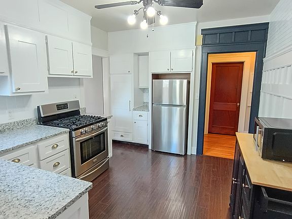 3rd image of 2516 Middle Rd