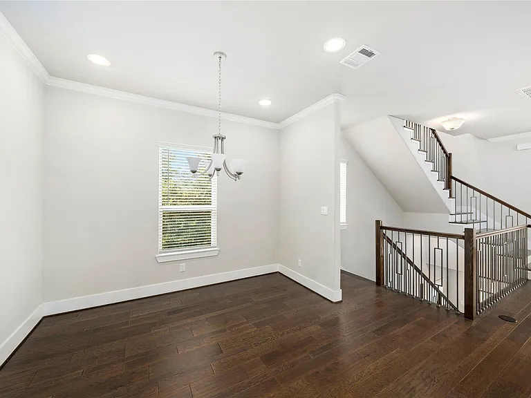 420 W 28th St #D — Photo 6