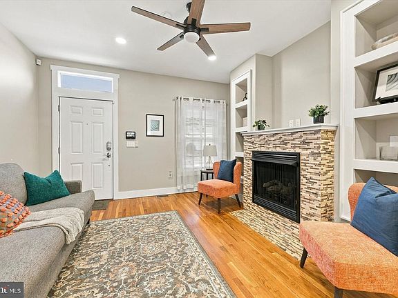 4th image of 736 New St
