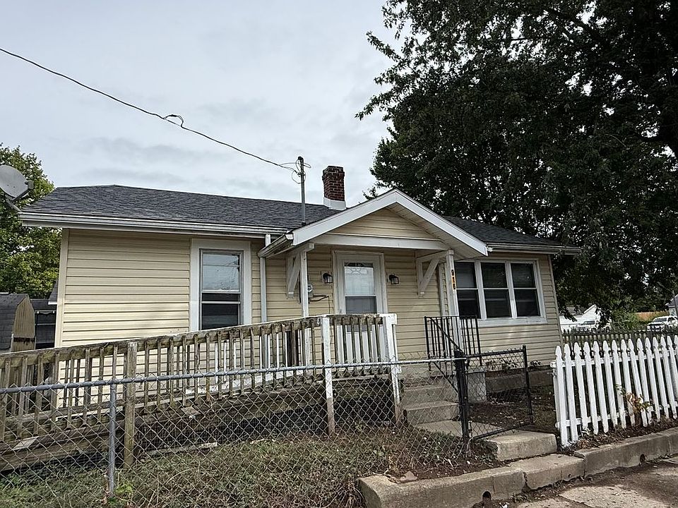 1st image of 916 W 14th St