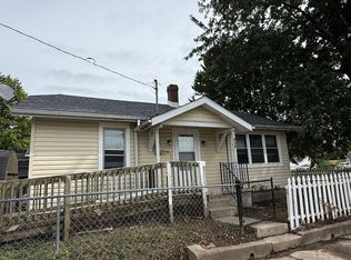 916 W 14th St, Muncie, IN 47302