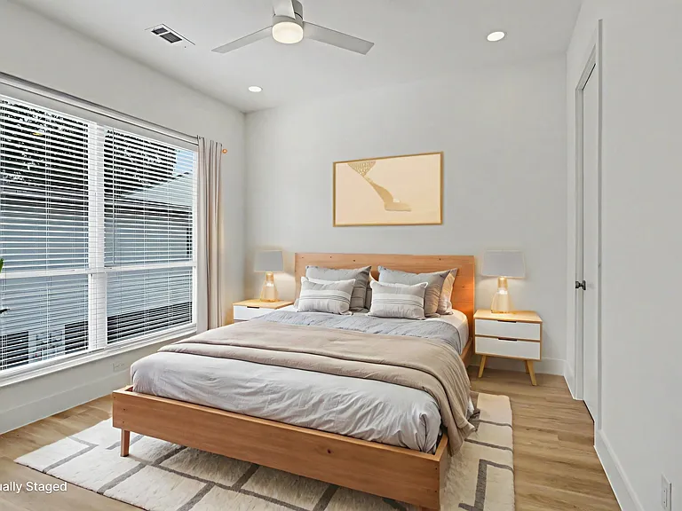 2217 N Fitzhugh Ave #202 — Photo 24