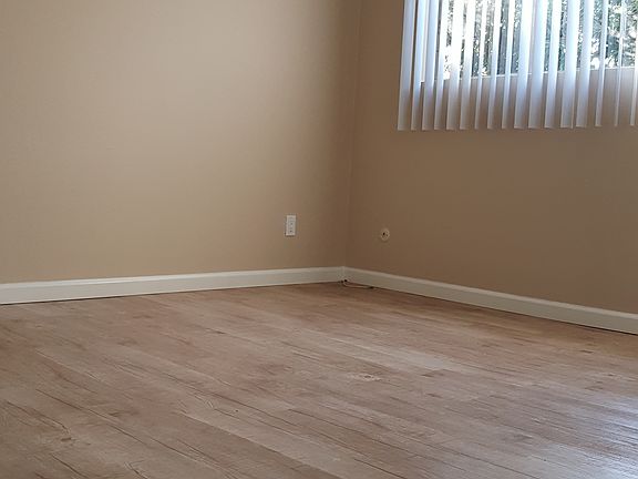 4th image of 10725 Acama St #Second
