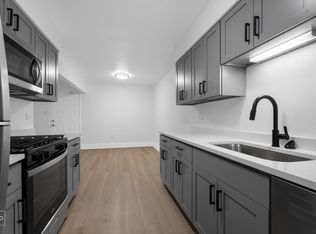 1669 Ishnala Dr APT 201, Naperville, IL 60565