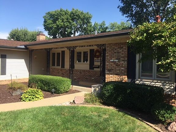 4th image of 5206 N Woodview Ave