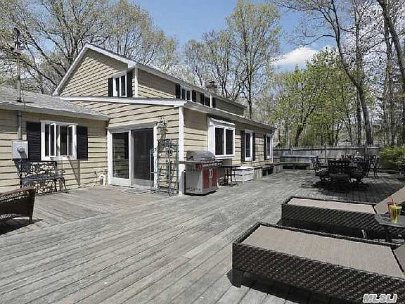 2nd image of 4 Standish Ln