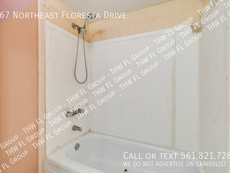 267 NE Floresta Dr — Photo 15