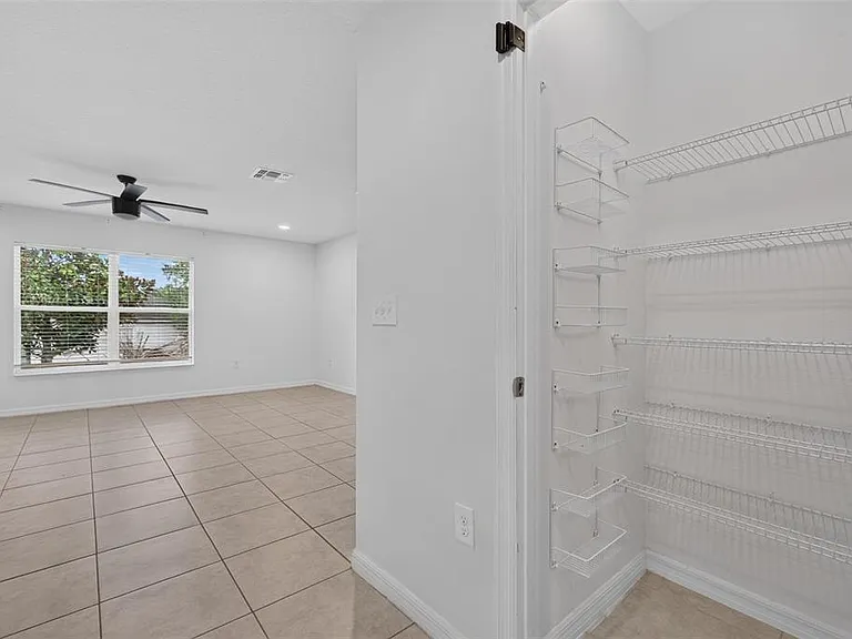 1097 Augustus Dr — Photo 21