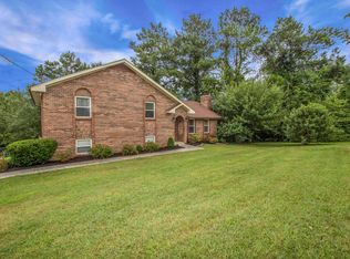 1240 Avery Cir, Lenoir City, TN 37772