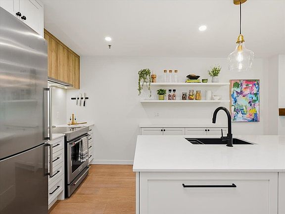 3rd image of 1925 W 2nd Ave Unit 207