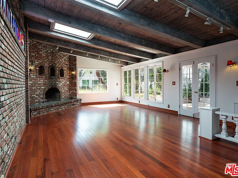 14842 Morrison St — Photo 13
