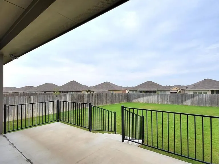 5707 Blackstone Dr — Photo 17