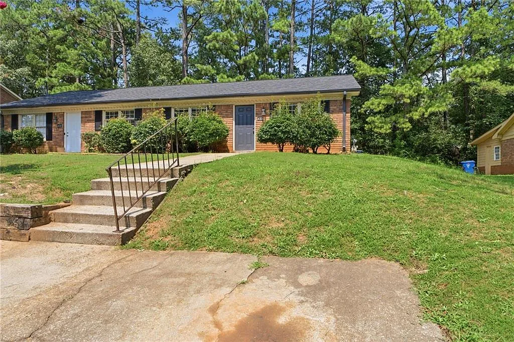 2 bed, 1.0 bath, 870 sqft, $1,450 — Photo 2