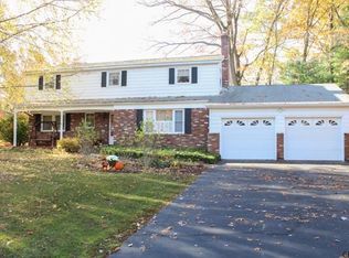 172 Wood Dale Dr, Ballston Lake, NY 12019