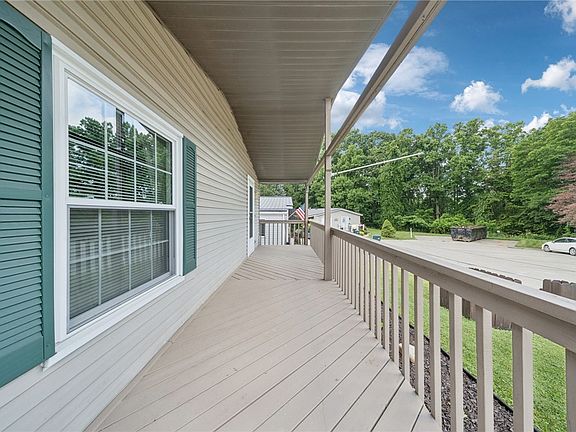 3rd image of 516 Heritage Ln