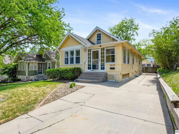 4859 Burt St, Omaha, NE 68132