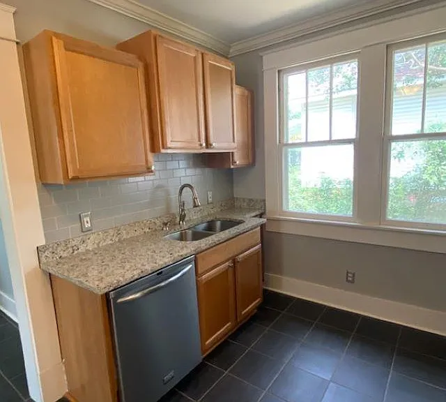 116 N Spruce St — Photo 7