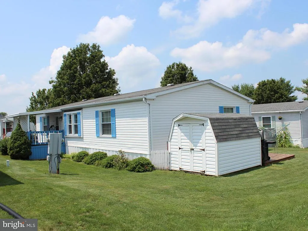 202 Silver Wind Ct N photo 1