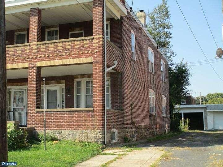 2nd image of 2418 Madison St