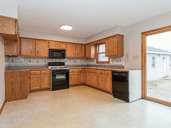 4th image of 2806 Billie Limacher Ln