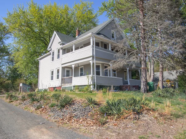 208 Prospect St APT 2, Chicopee, MA 01013