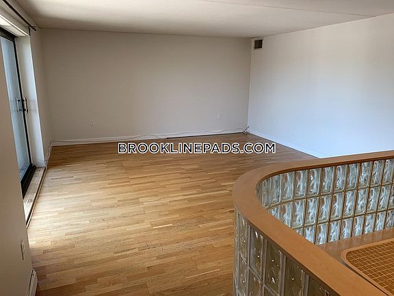 5th image of 1243 Beacon St #A6