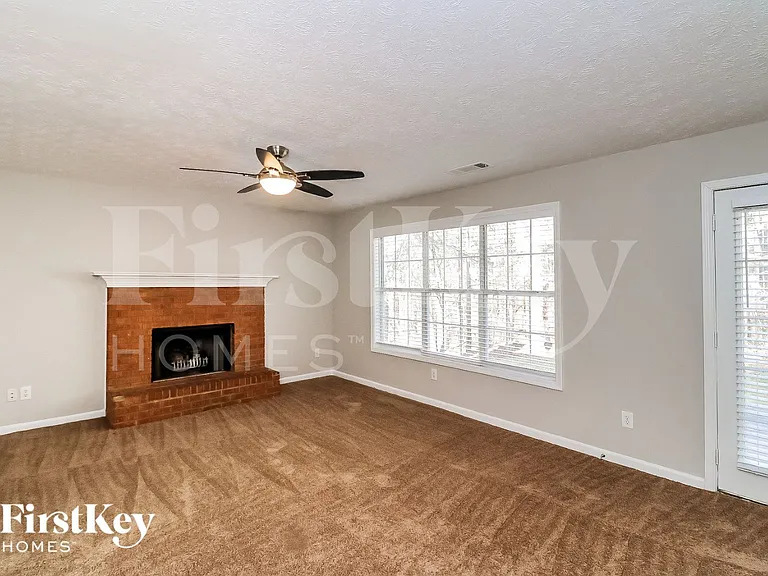 640 Alcovy Springs Dr — Photo 2