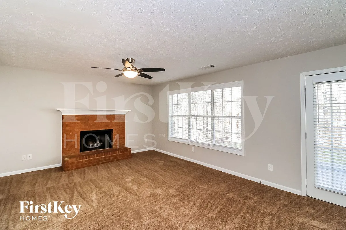 Building Photo - 640 Alcovy Springs Dr