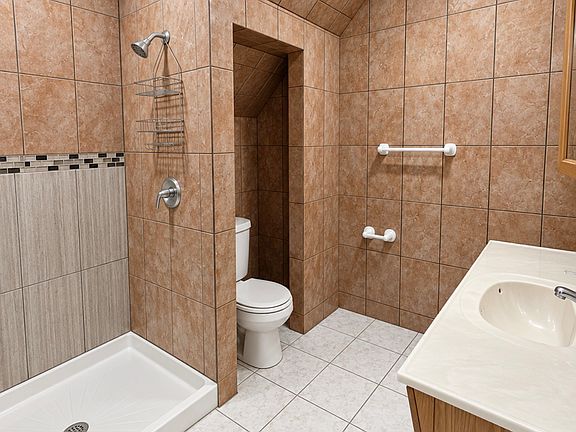 5th image of 339 Broadway APT 1R