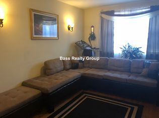 1369 W Greenleaf Ave #102, Chicago, IL 60626