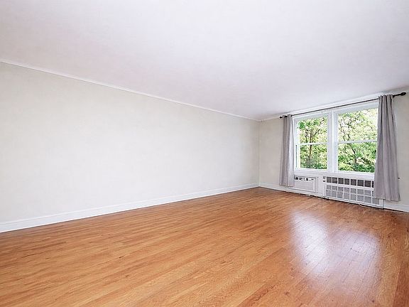 2nd image of 1717 E 18th St APT 1L