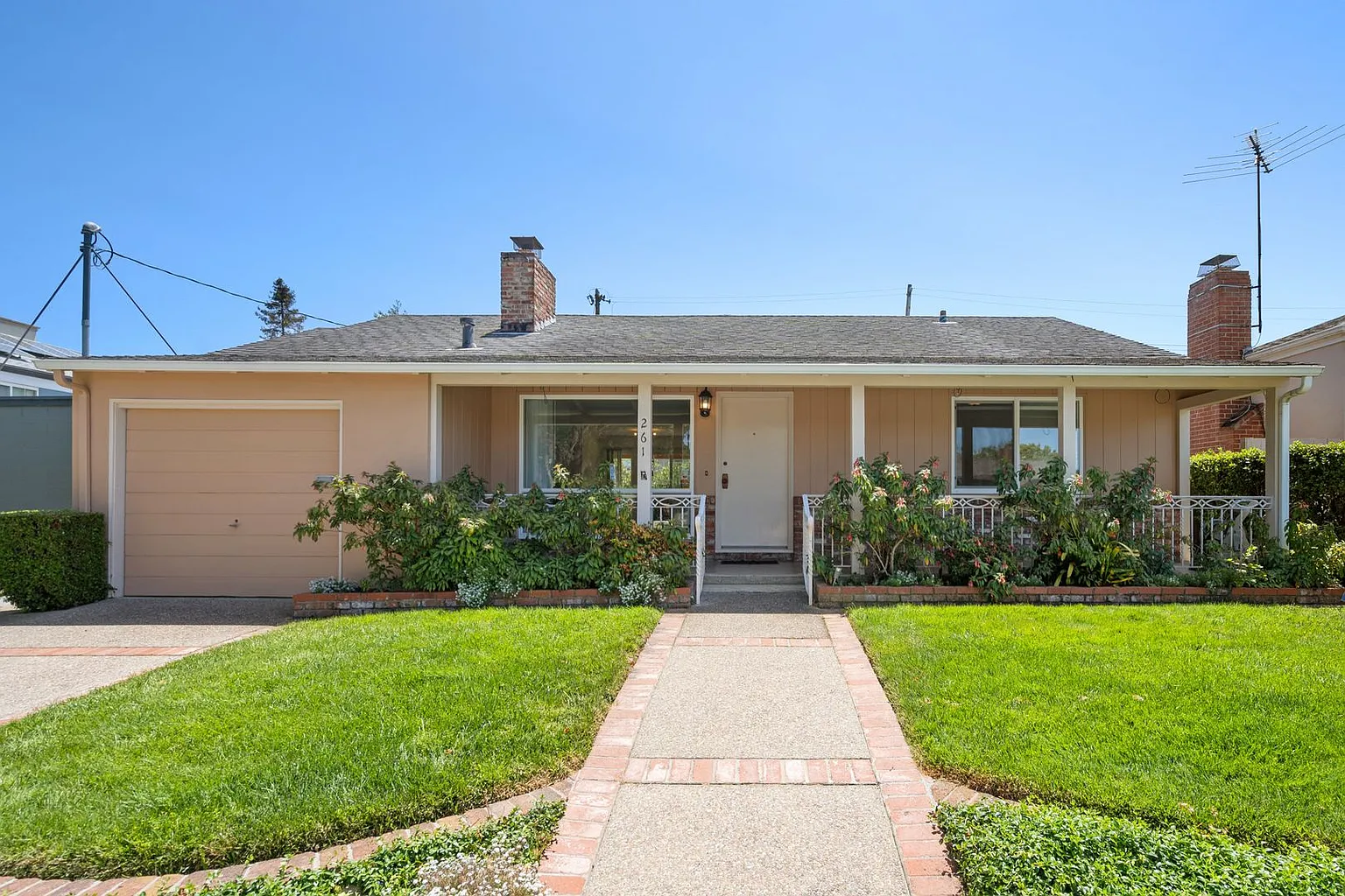 261 36th Ave photo 1