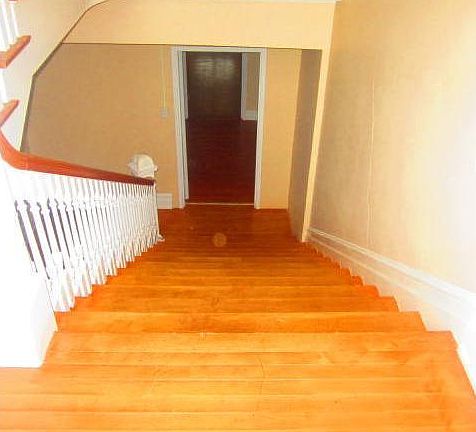 5th image of 516 Stoner Ave