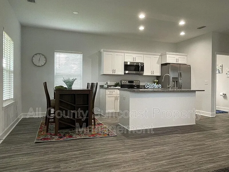 3 bed, 2.5 bath, $1,995 — Photo 3