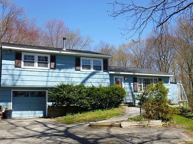2nd image of 6 Dunrobin Ln